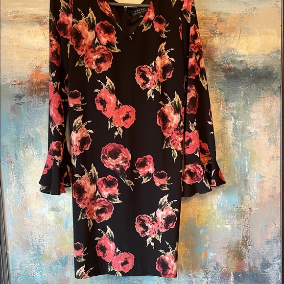 Black floral print flutter sleeve dress - Picture 7 of 9